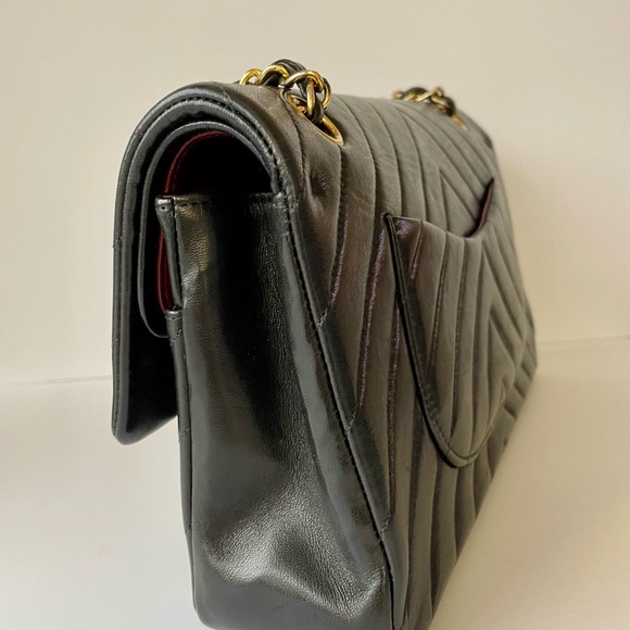 CHANEL V-Stitch Double Flap Chain Shoulder Bag Black - Picture 3 of 16